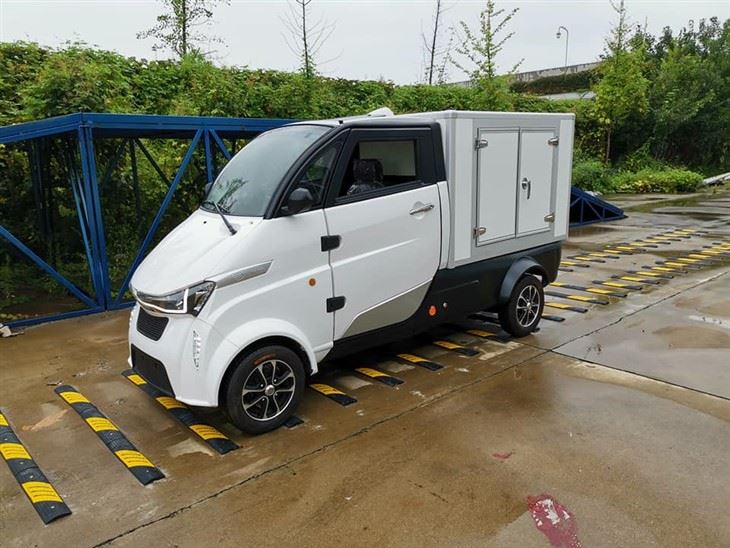 EEC COC China Mini Electric Van Chladící nákladní vozidlo Čtyřkolové auto J2P