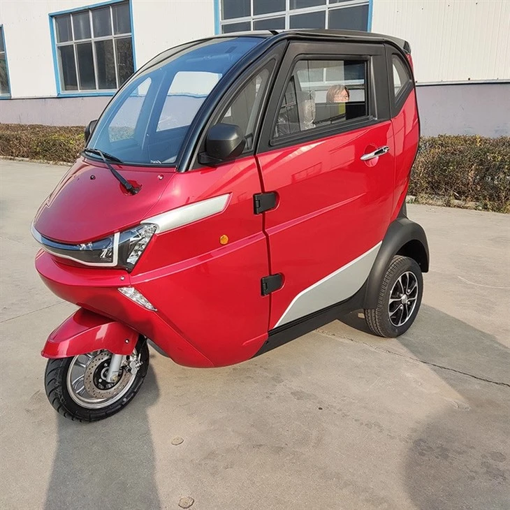 High Quality Cheap Electric Tricycle Motor Rickshaw With Closed Cabin For Travelling